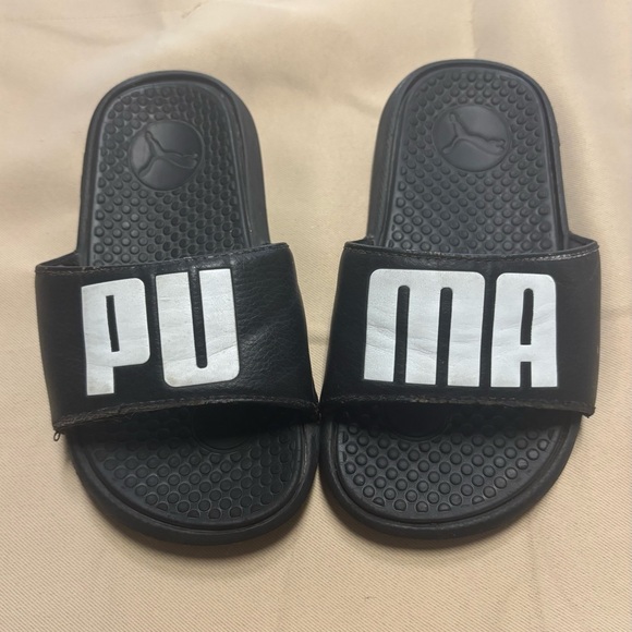 Puma Kids Black and White Slide Sandals - Picture 1 of 9